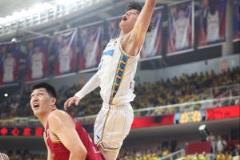 劉傳興賽后第一時間向曾凡博致歉并關(guān)心其傷情