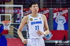 周琦內線統(tǒng)治力十足 12中8砍下19分11板5前場板