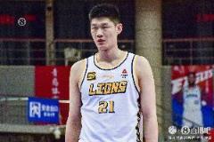 胡金秋季后賽脾臟破裂遭富蘭克林撞倒引關(guān)注