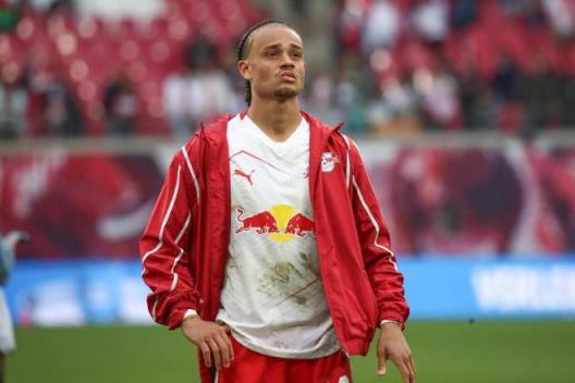 希望截胡切爾西?英媒：熱刺6000萬(wàn)歐+浮動(dòng)報(bào)價(jià)哈維-西蒙斯