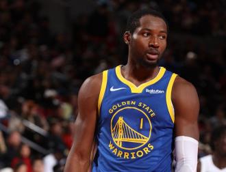 脾氣見長！庫明加被驅(qū)逐：不滿判罰對峙抱怨 鼓掌挑釁裁判